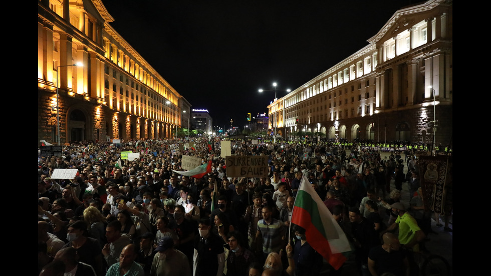 Напрежението на протеста в София ескалира