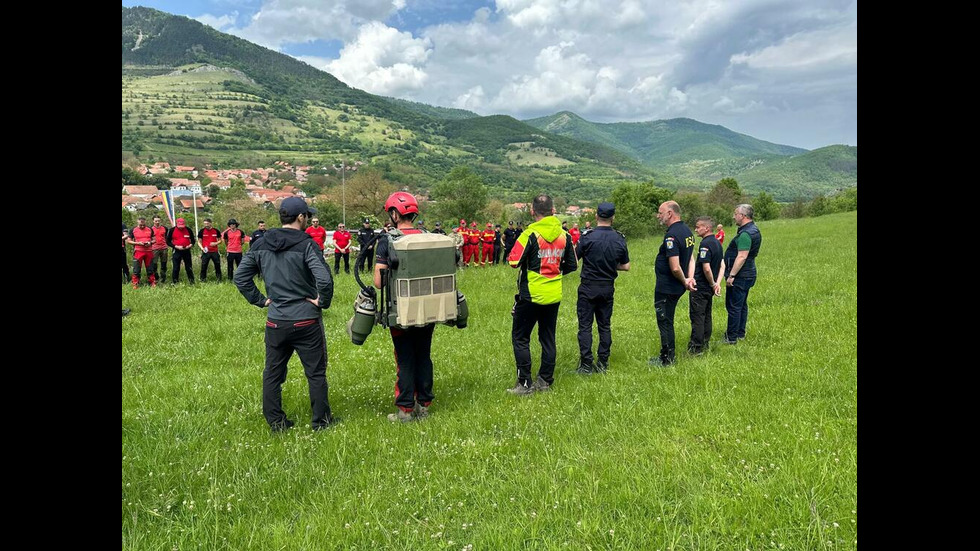 Планински спасители тестваха летящи раници в Румъния