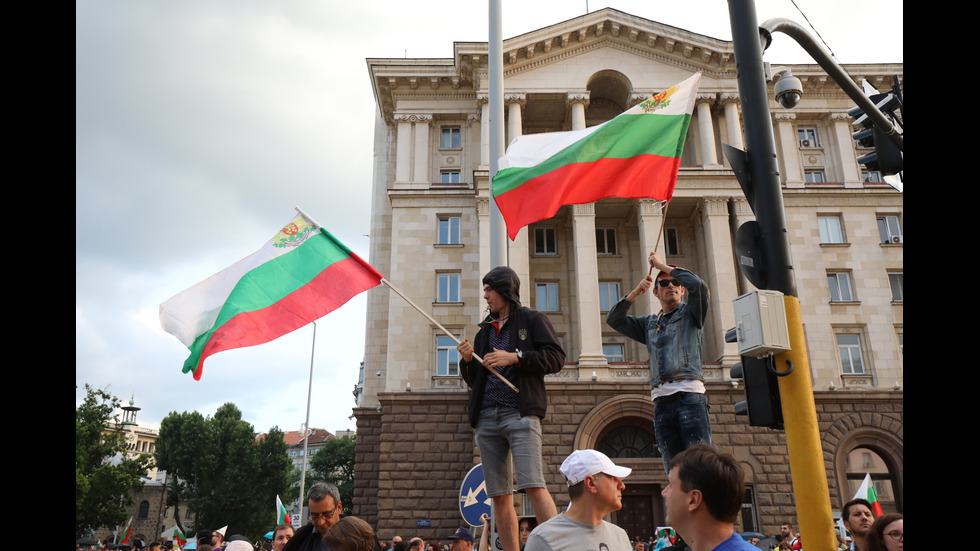 19-и ден на протести срещу властта в страната