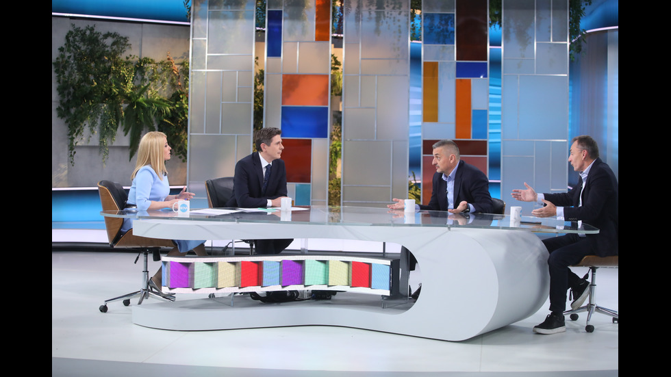 ЗАД КАДЪР: Изборният ден по NOVA В СНИМКИ