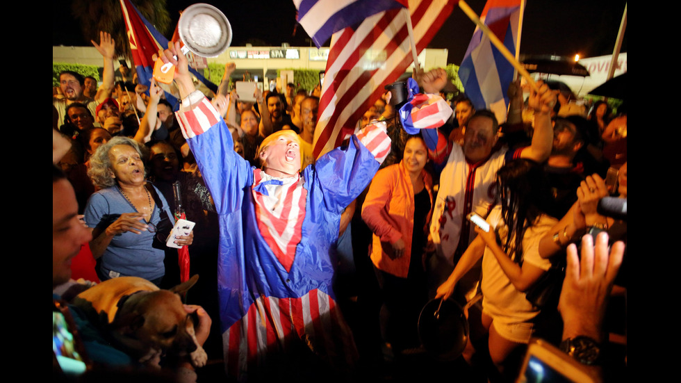 Стотици празнуват смъртта на Кастро в Маями
