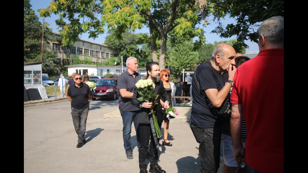 Близки и приятели се прощават с Тодор Славков