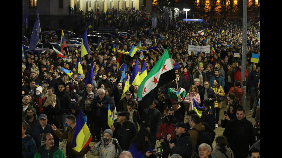 Мирно шествие в подкрепа на Украйна се провежда в София