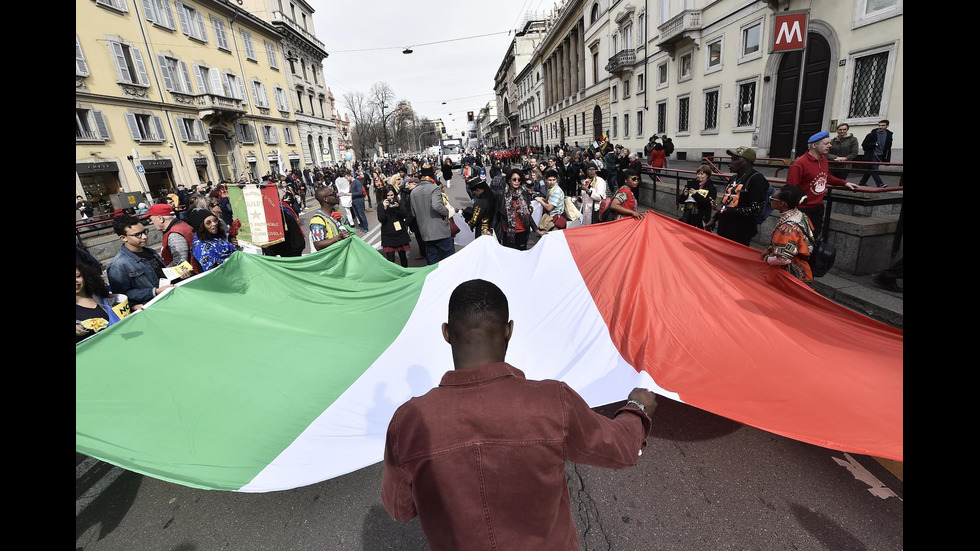 Десетки хиляди протестираха в Милано срещу расизма