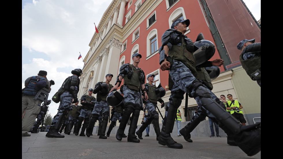 Над 200 арестувани на протест в Москва