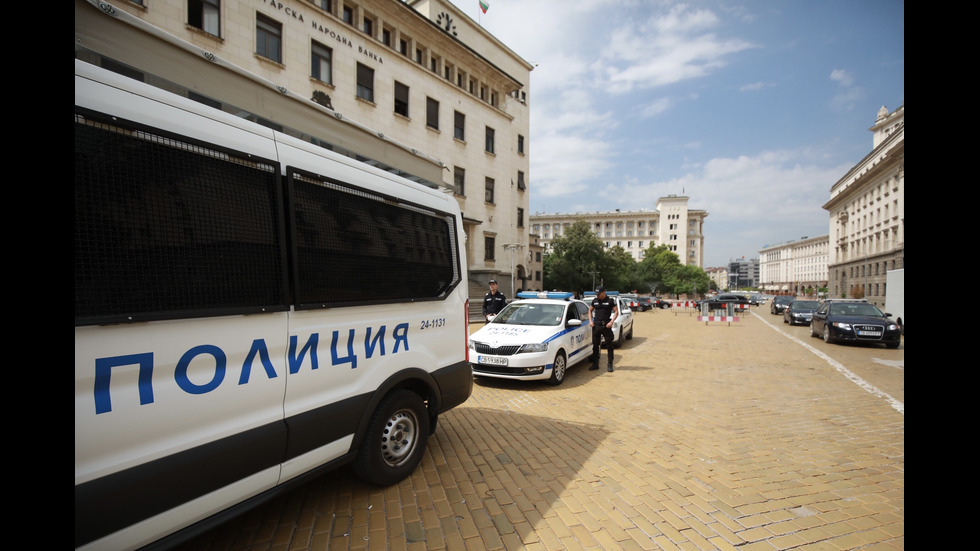 Вой на сирени в памет на загиналите полицаи