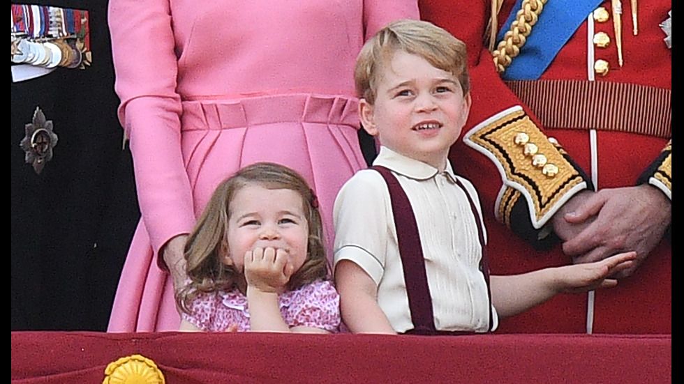 10 случая, в които принц Джордж и принцеса Шарлот разтопиха сърцата на феновете (ГАЛЕРИЯ)