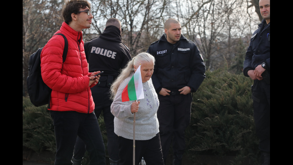 Протест в защита на Паметника на Съветската армия в София