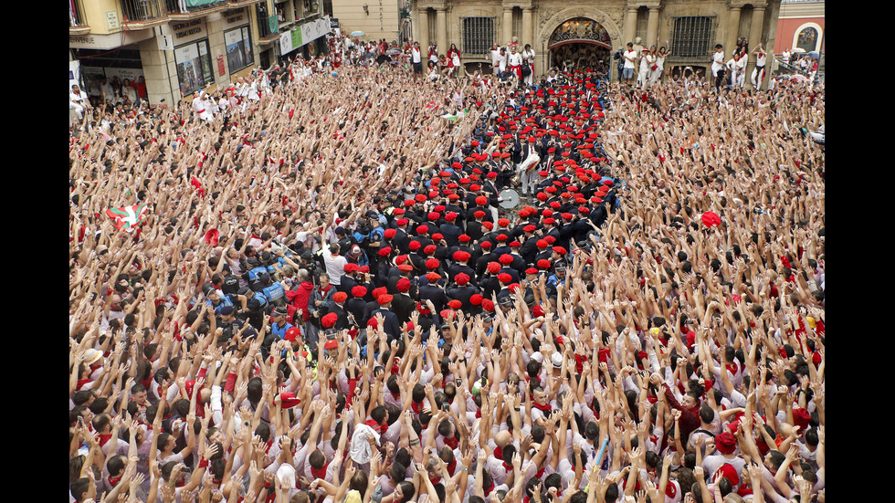 Отново надбягване с бикове в Памплона