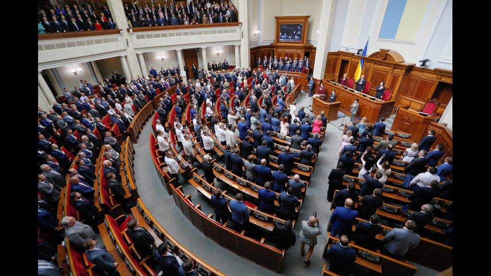 Володимир Зеленски встъпи в длъжност като президент на Украйна