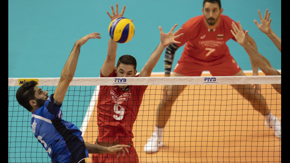 България загуби от Иран на Световното по волейбол
