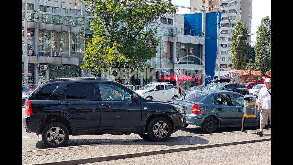 Катастрофа между двама дрогирани шофьори в София