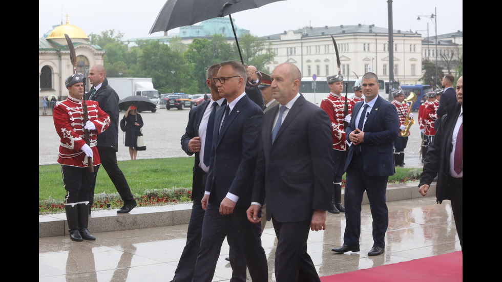 Президентът на Полша пристигна у нас