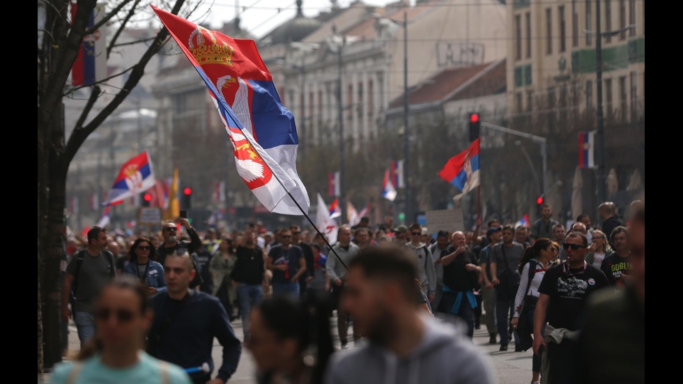 Най-големият антиправителствен протест в Сърбия