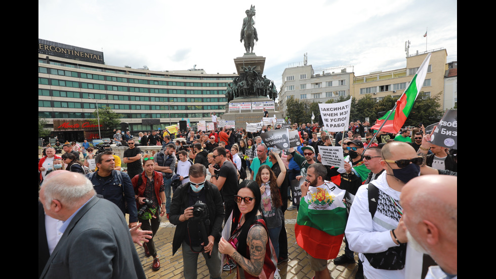 Протестиращи блокираха бул. "Цар Освободител"