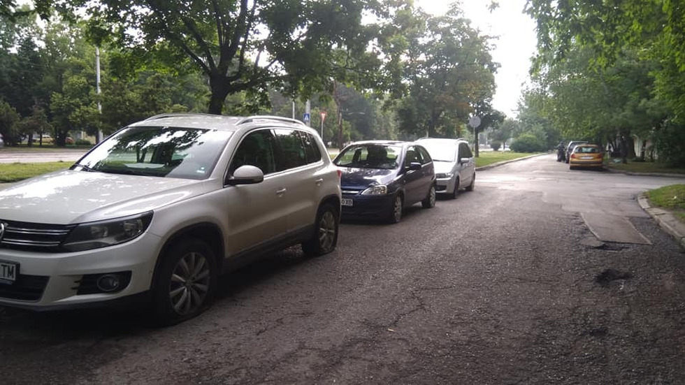 От "Моята новина": 50 коли осъмнаха с нарязани гуми в София