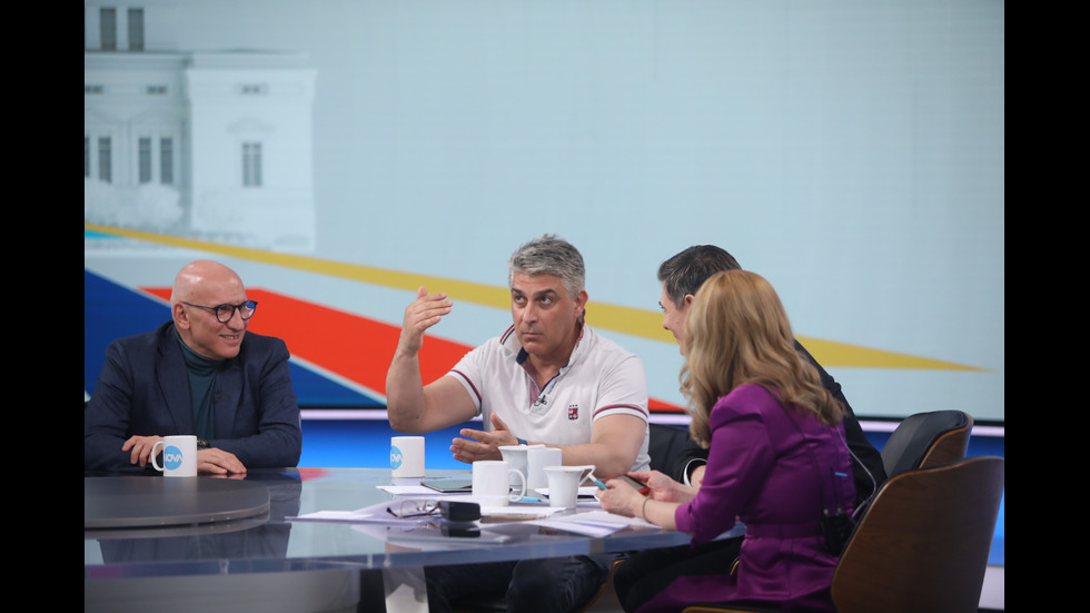 ЗАД КАДЪР: Изборният ден по NOVA В СНИМКИ