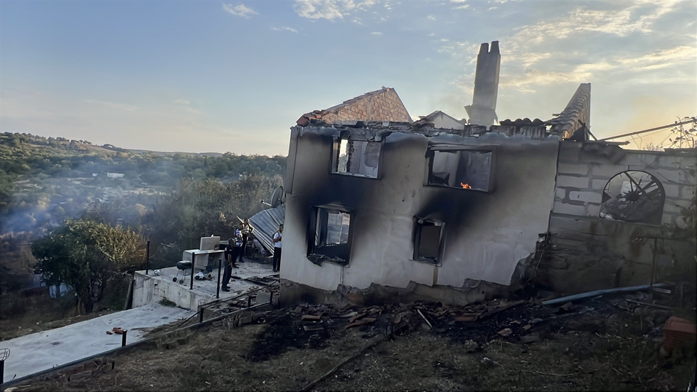 Голям пожар в Старозагорско унищожи къщи, обявиха бедствено положение