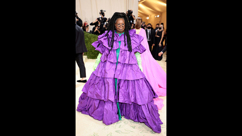 Портиер и гримьор на трупове: Професиите на звездите преди славата