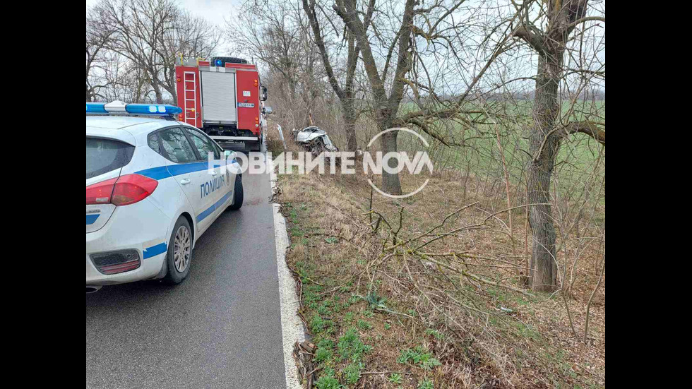 Тежка катастрофа край Добрич, двама души загинаха