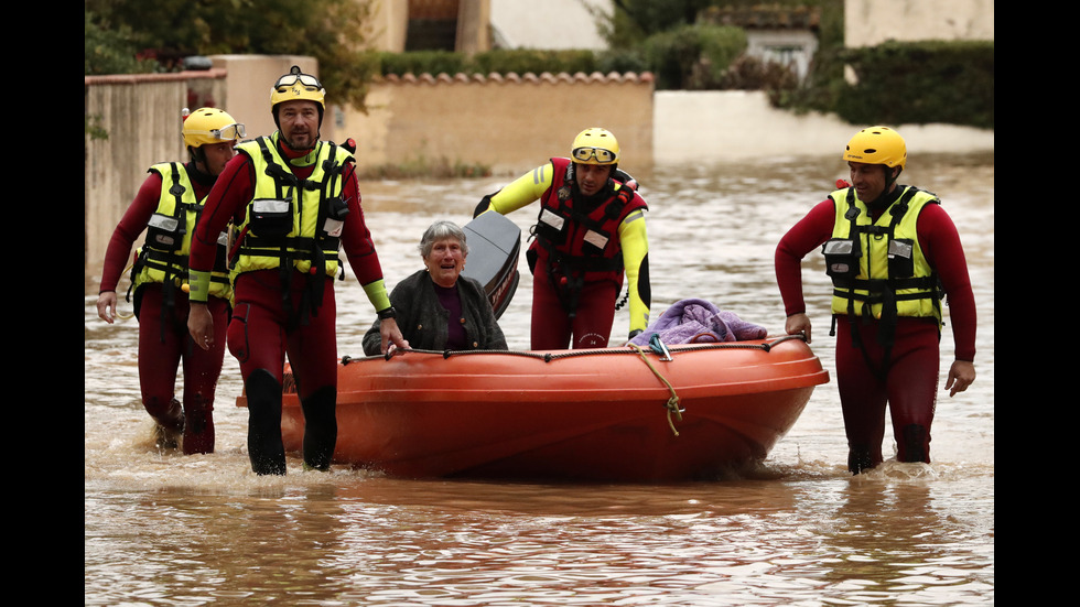 Евакуация и спасителни операции във Франция заради наводнения