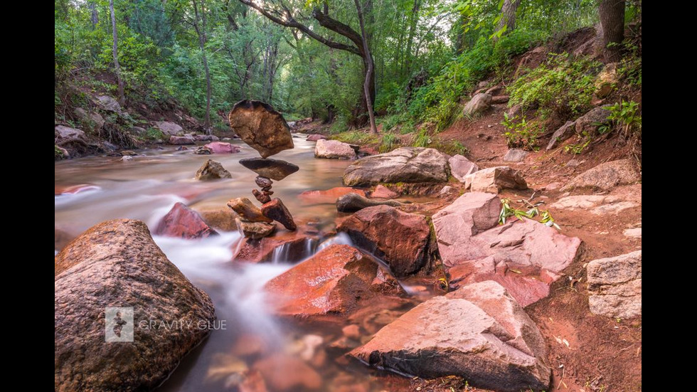 Камъните, които преодоляват гравитацията