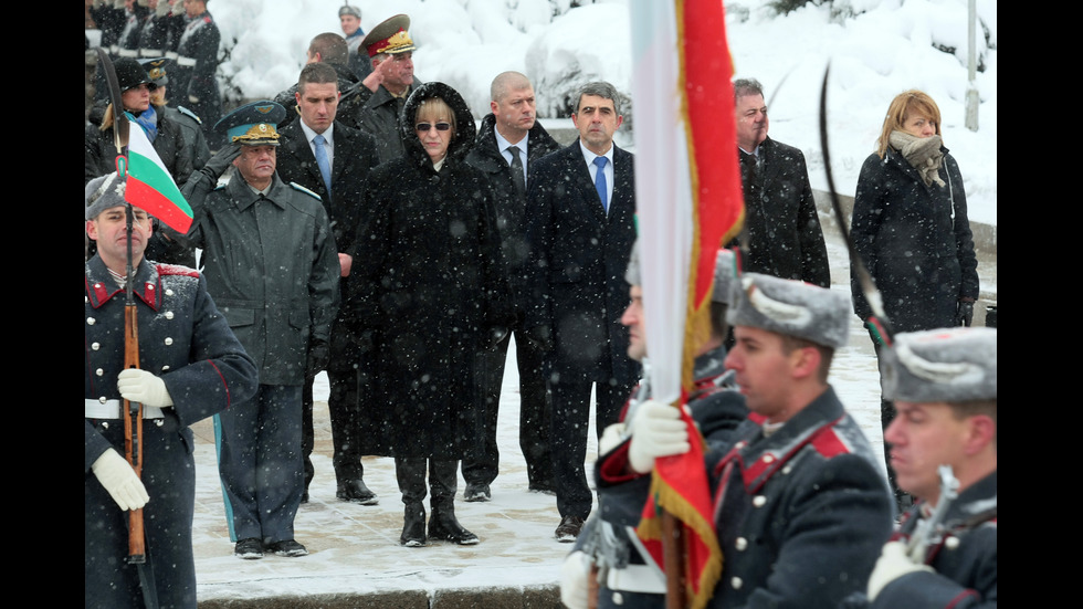Осветиха бойните знамена и знамената-светини на българската армия