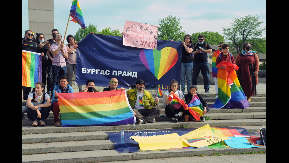 Гей парад и контрамитинг в Бургас