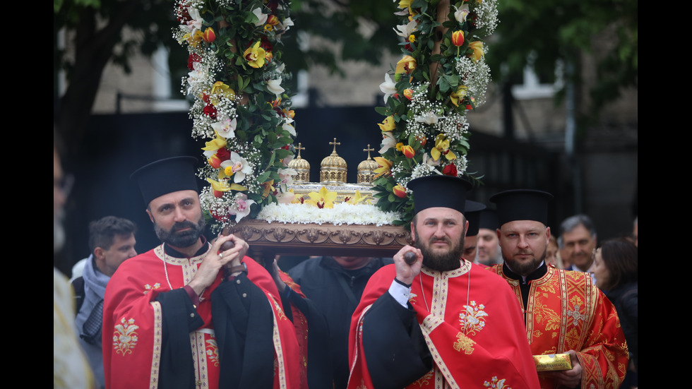 Пристигнаха мощите на Свети Георги