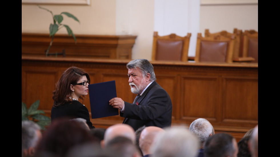 Осми ден на първото заседание на парламента