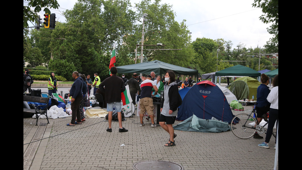 Полиция вдигна блокадите на кръстовищата в страната