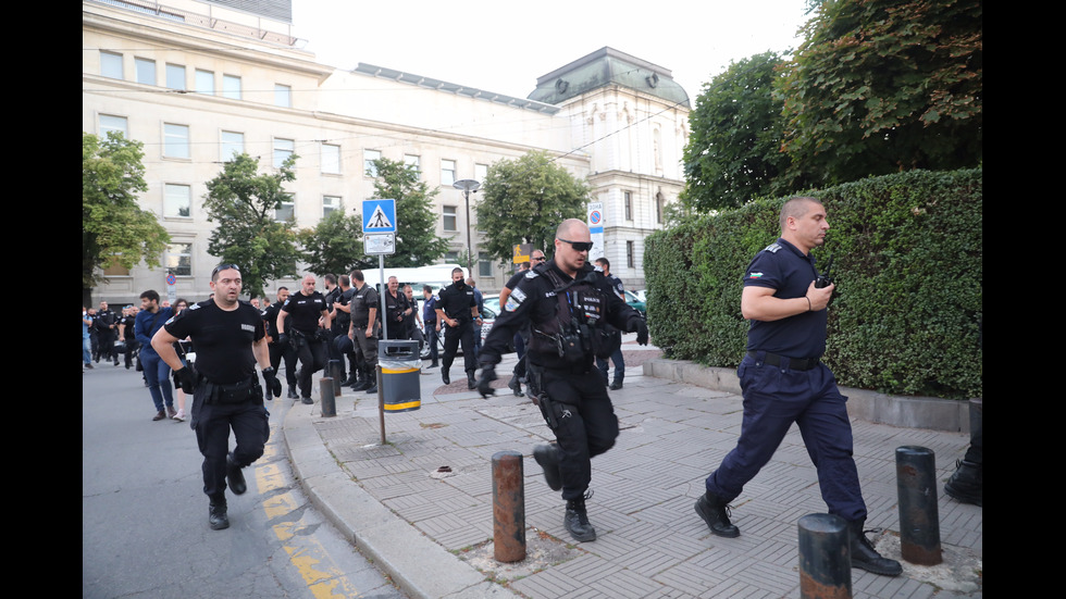 Три протеста в "Триъгълника на властта"