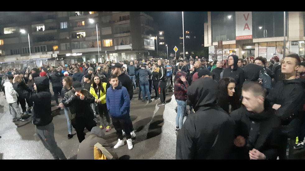 Сблъсъци между протестиращи и жандармерия в Габрово