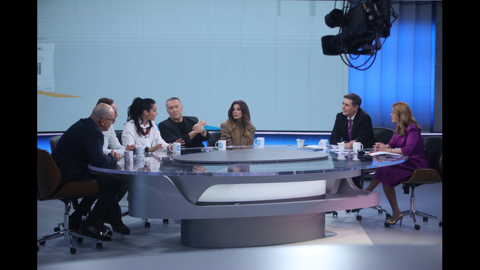 ЗАД КАДЪР: Изборният ден по NOVA В СНИМКИ