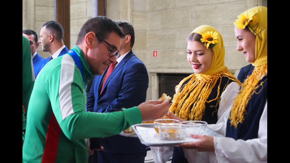 Президентът, депутатите и патриархът почетоха успеха на националния ни отбор по волейбол