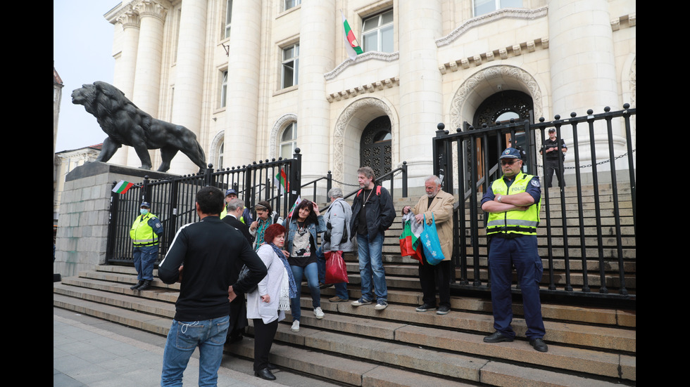 Нова форма на протест срещу главния прокурор Иван Гешев