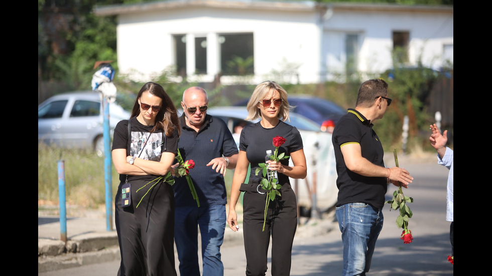 Близки и приятели се прощават с Тодор Славков
