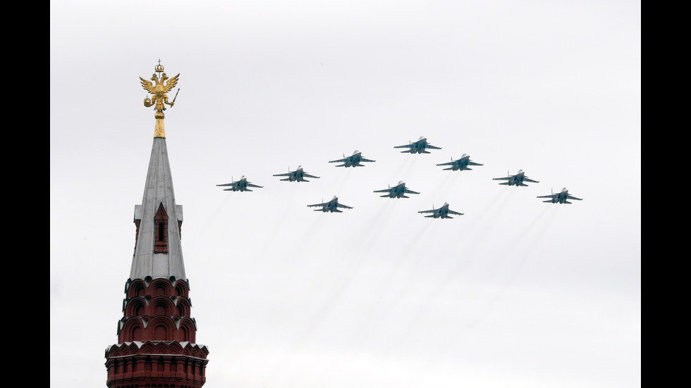 75 ГОДИНИ ОТ ПОБЕДАТА: Москва отбелязва 9 май с въздушна демонстрация