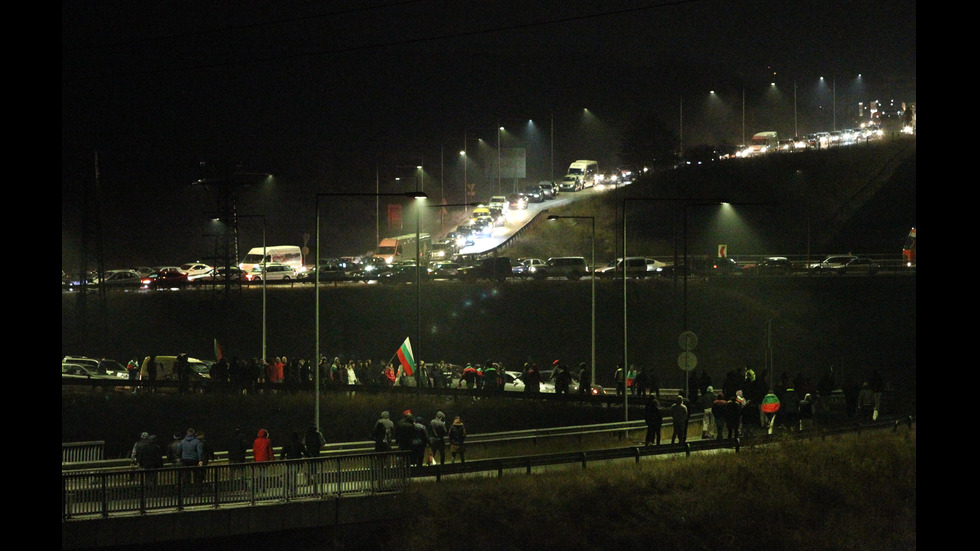 Протестиращи блокираха магистрала „Струма”