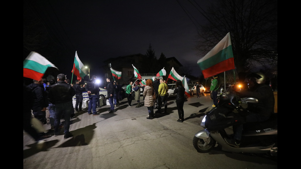 Автопоход на „Величие“: Протест в деня на извънредното заседание на НС