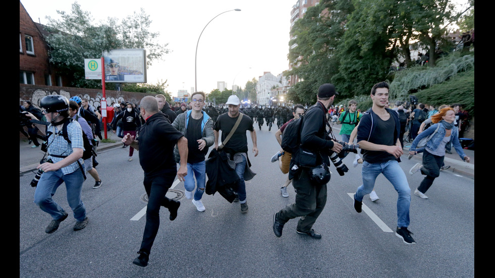 Сблъсъци между полицията и протестиращи срещу Г-20 в Хамбург