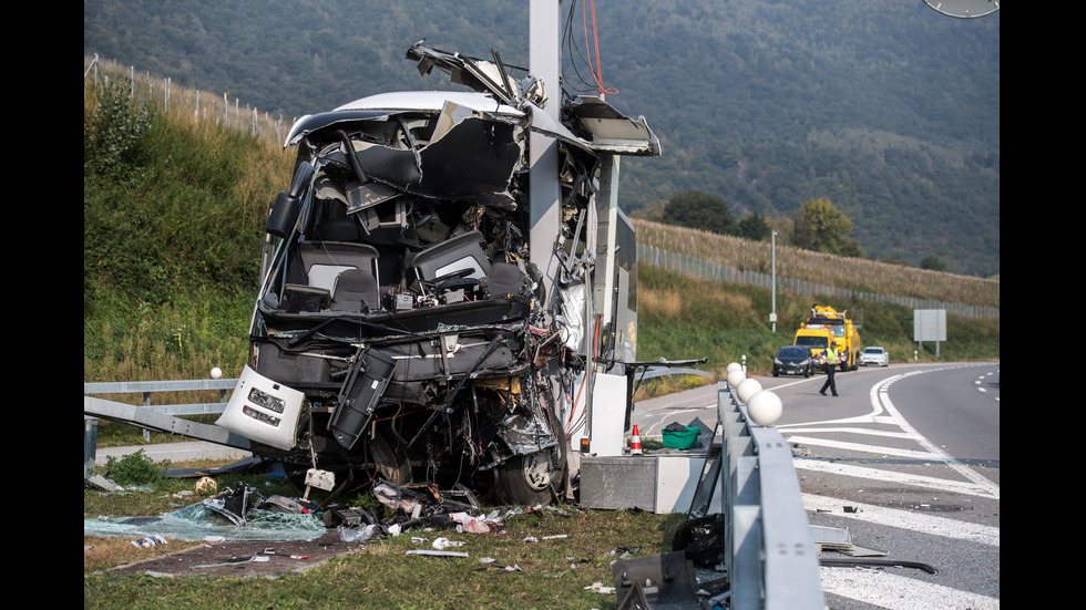 Автобус с деца катастрофира край Лугано