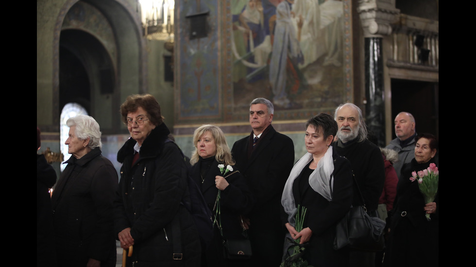 Изложиха за поклонение тленните останки на патриарха в „Св. Александър Невски”