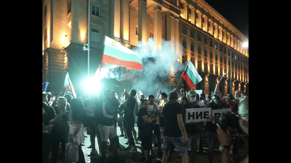 Седма поредна вечер на протести в центъра на София
