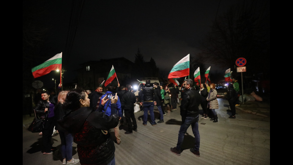 Автопоход на „Величие“: Протест в деня на извънредното заседание на НС