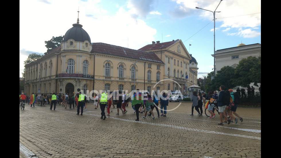 Демонстрация в подкрепа на ромите, глухите и хората с различна сексуалност