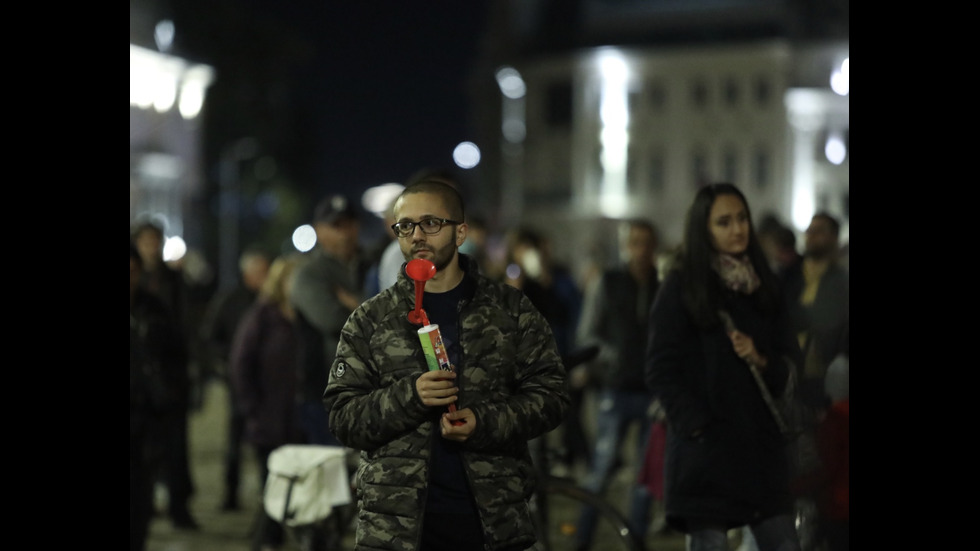 Без напрежение премина 98-мият ден на антиправителствени протести