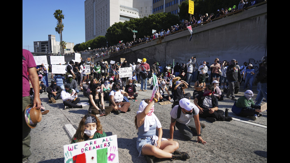 Сблъсъци между Гвардията и протестиращи в Лос Анджелис