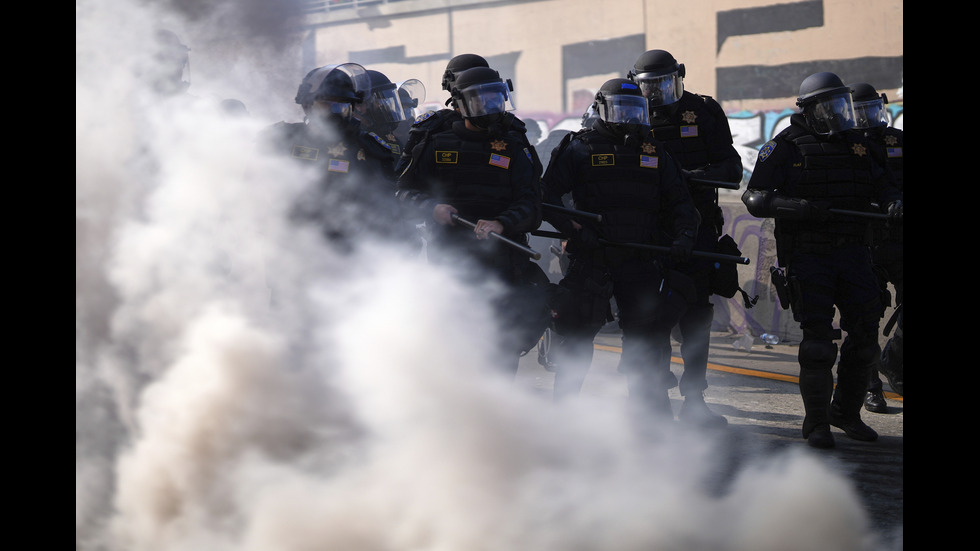 Сблъсъци между Гвардията и протестиращи в Лос Анджелис