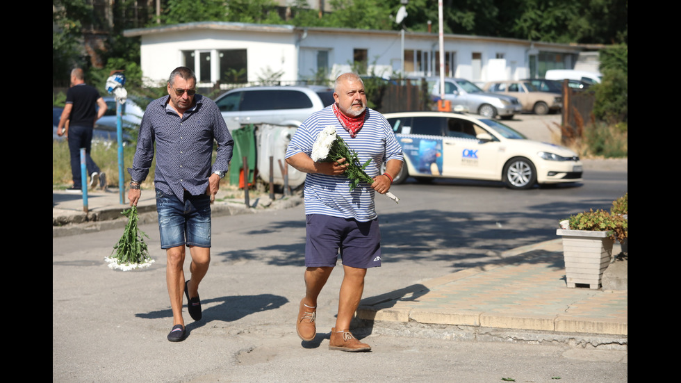 Близки и приятели се прощават с Тодор Славков